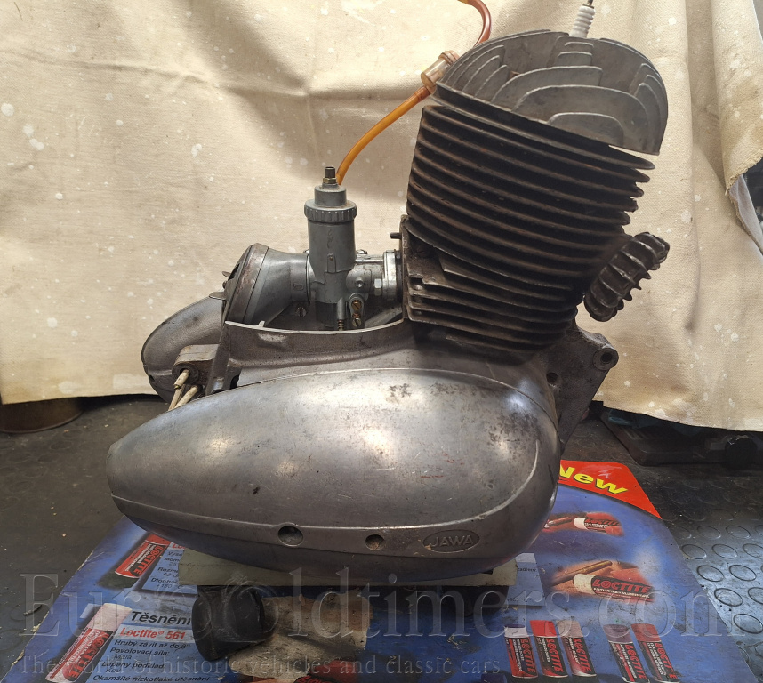 Motor JAWA 250