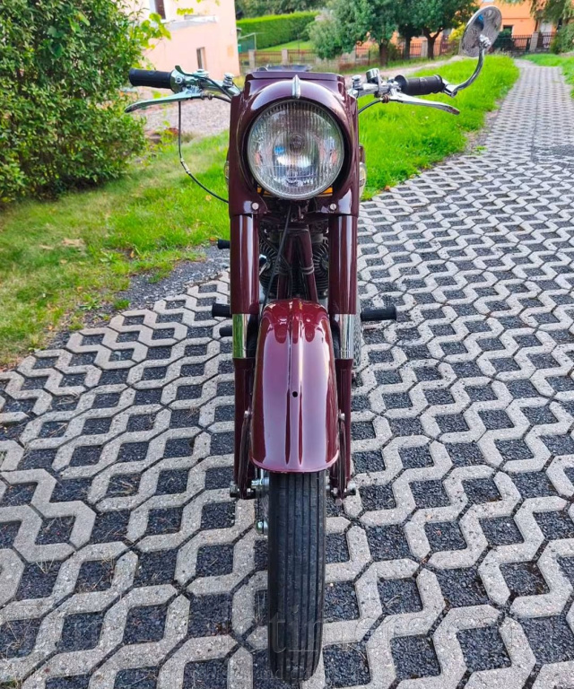 Ariel Huntmaster 650