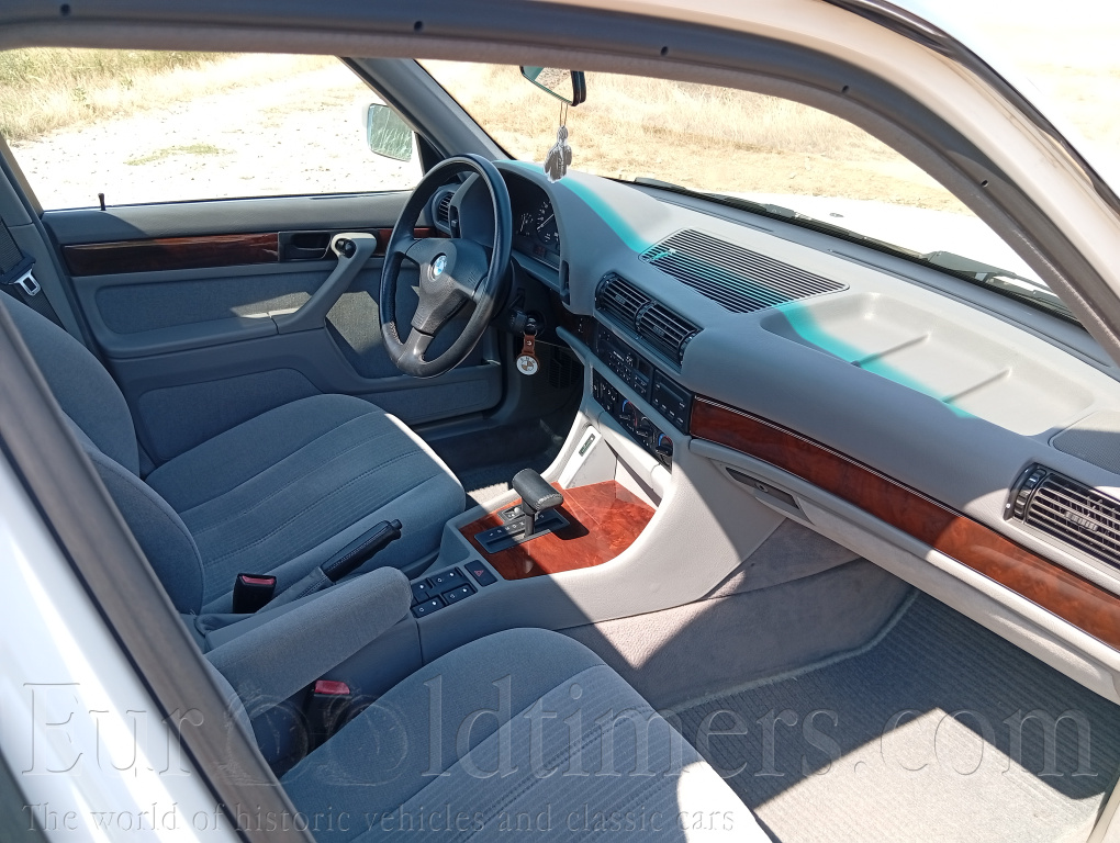 BMW e32 730i