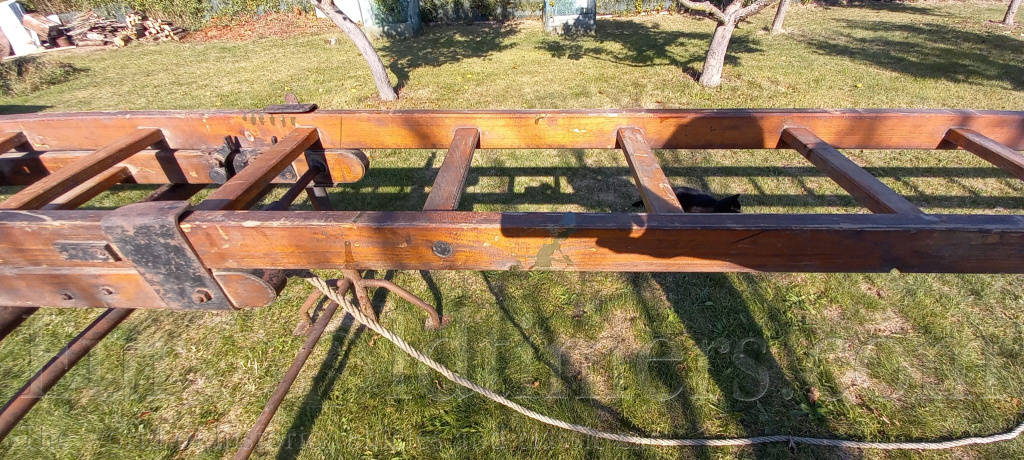 Automobilový hasičský žebřík PRAGA RN 16