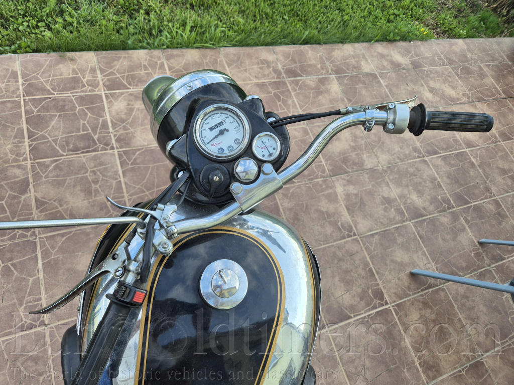 Royal Enfield Bullet 350