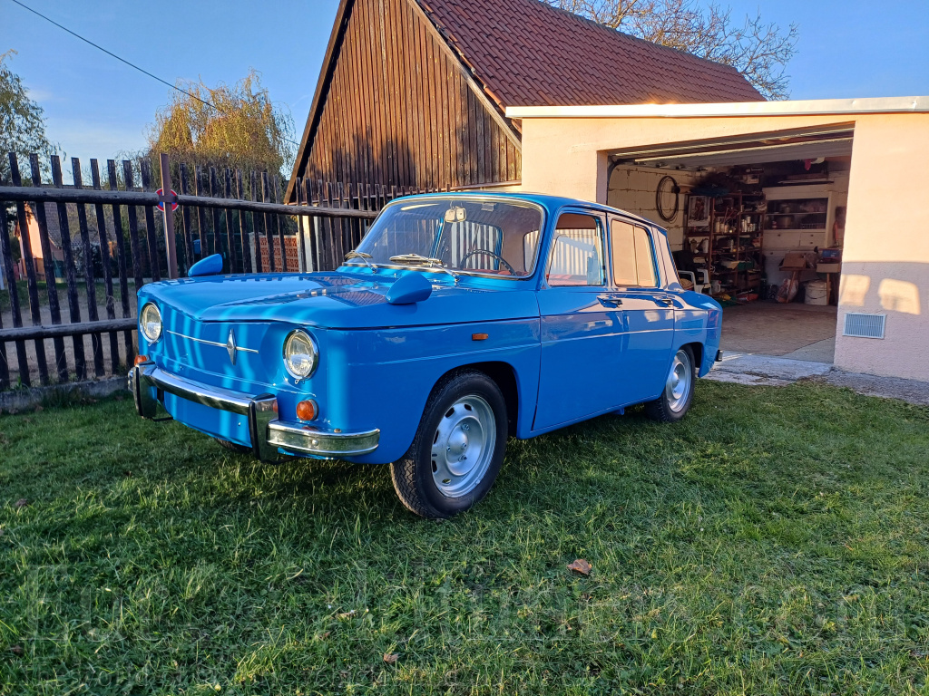 Renault 8