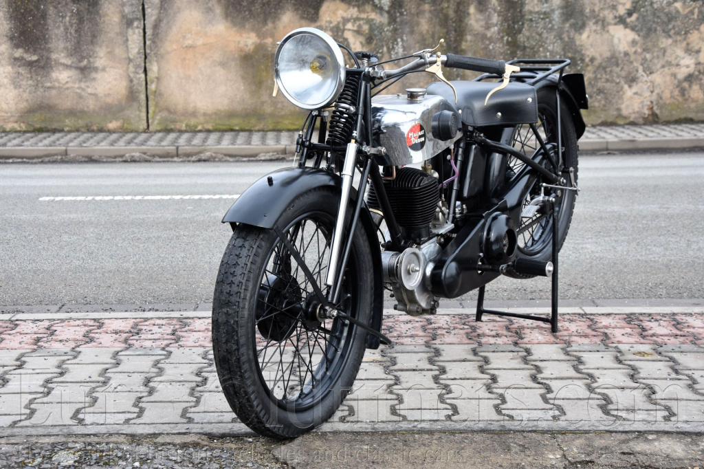 Předválečná třistapadesátka Magnat Debon