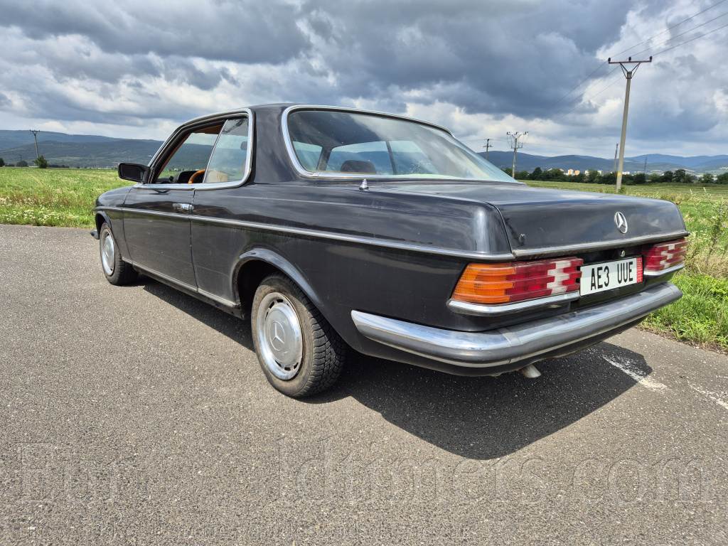 Mercedes 230C w123