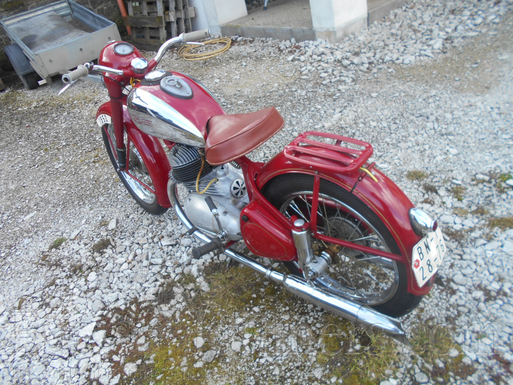 Jawa 350/18 pérák