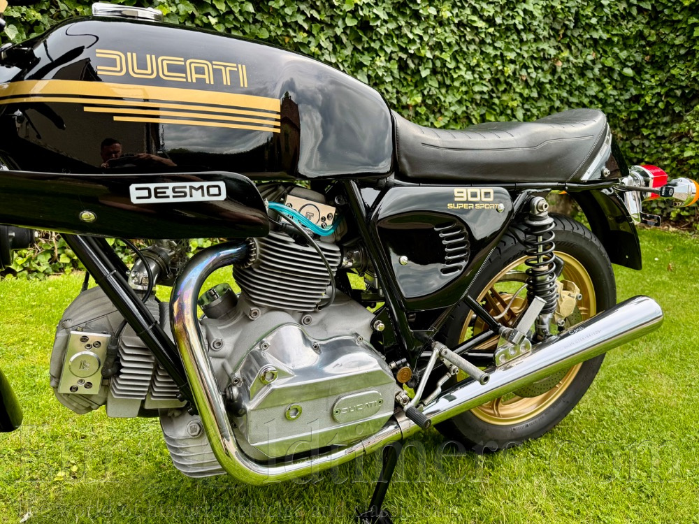 Ducati 900SS