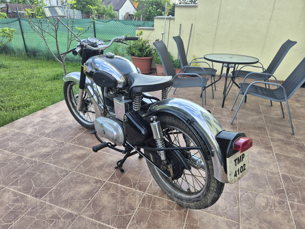 Royal Enfield Bullet 350