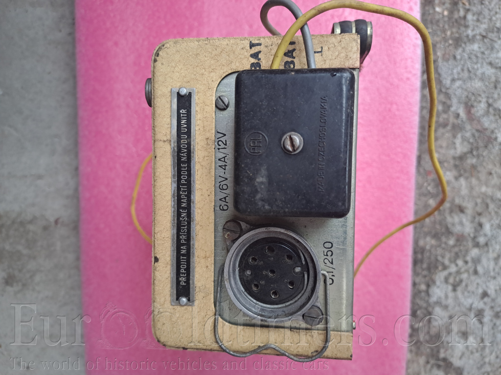 Autorádio Tesla Přelouč s měničem