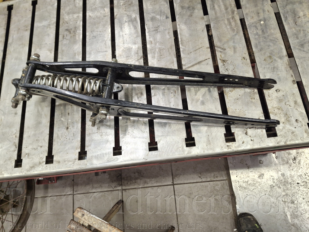 Díly na předválečné moto