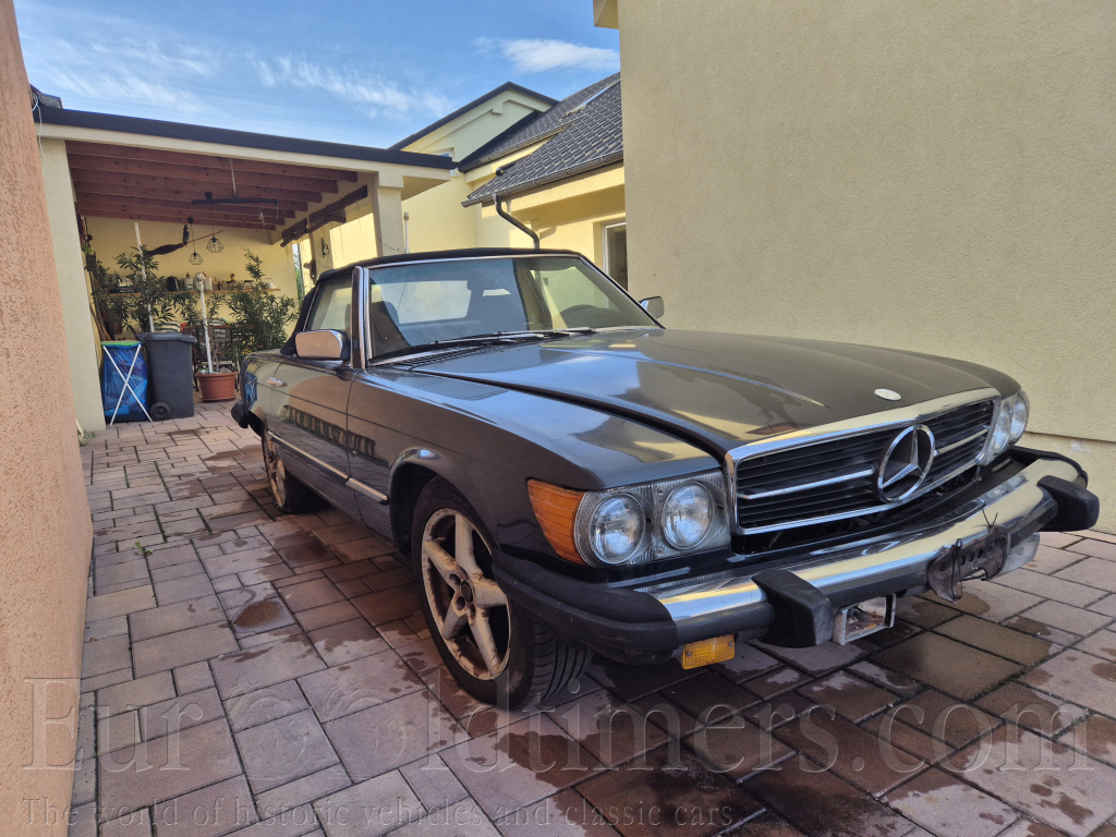 Mercedes Benz SL380 W107