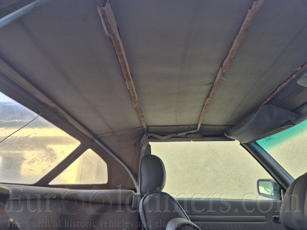 Mercedes Benz SL380 W107