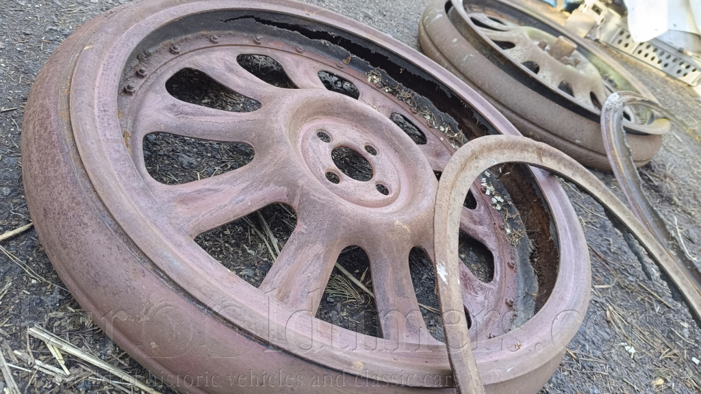 Kola na muniční vozík IF8 