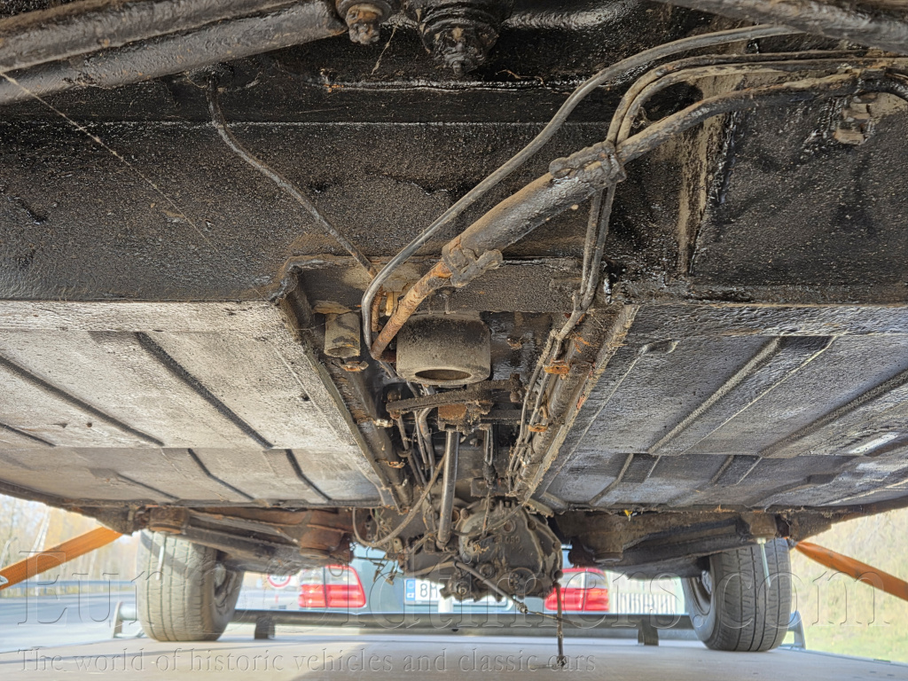 Tatra 613-1 (3) s TP