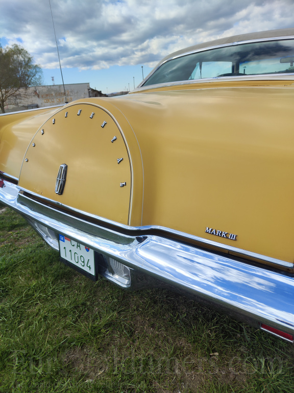 Lincoln continental coupe mark III