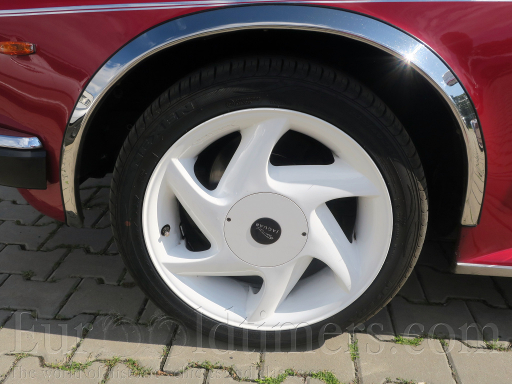 Prodám Jaguar XJ 6 4.2 i 151 kW 