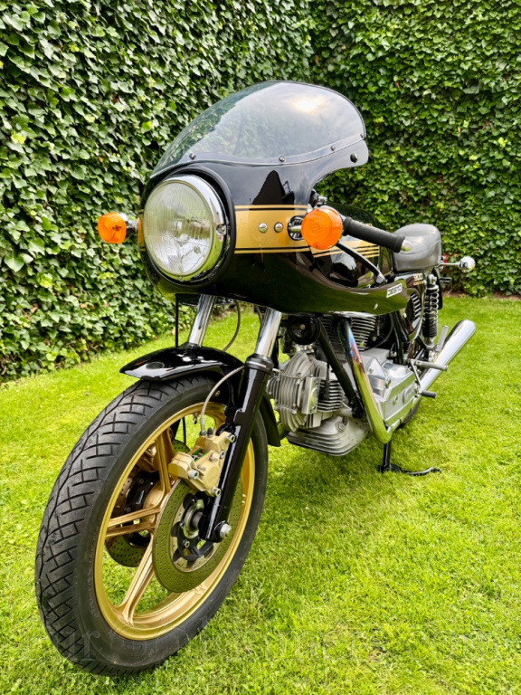 Ducati 900SS