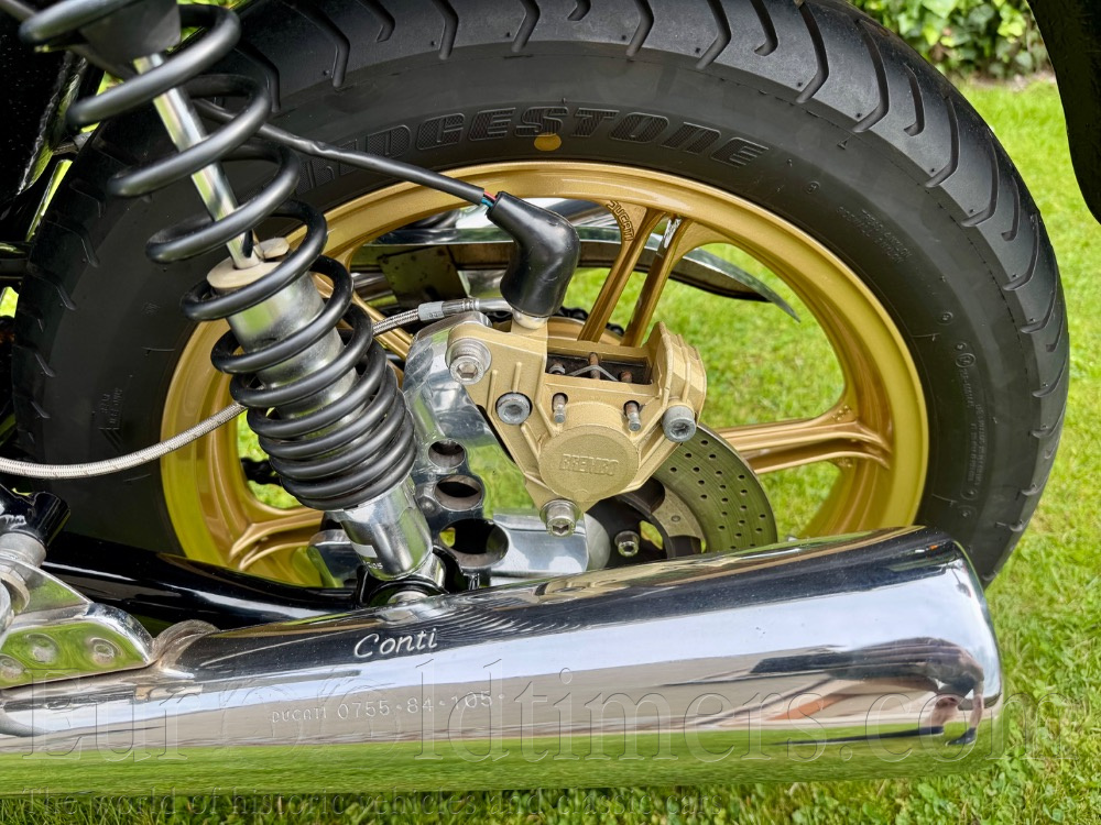 Ducati 900SS
