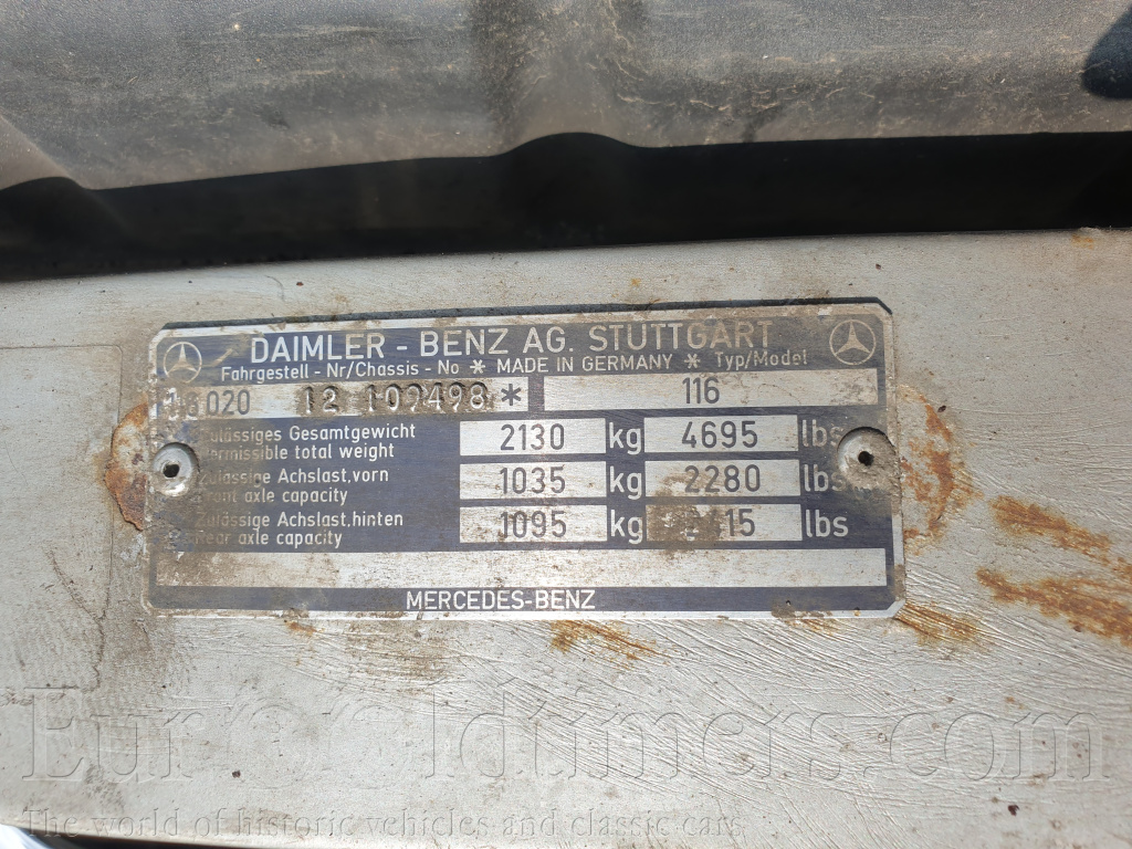 Mercedes-Benz 280SE W116 Stříbrná