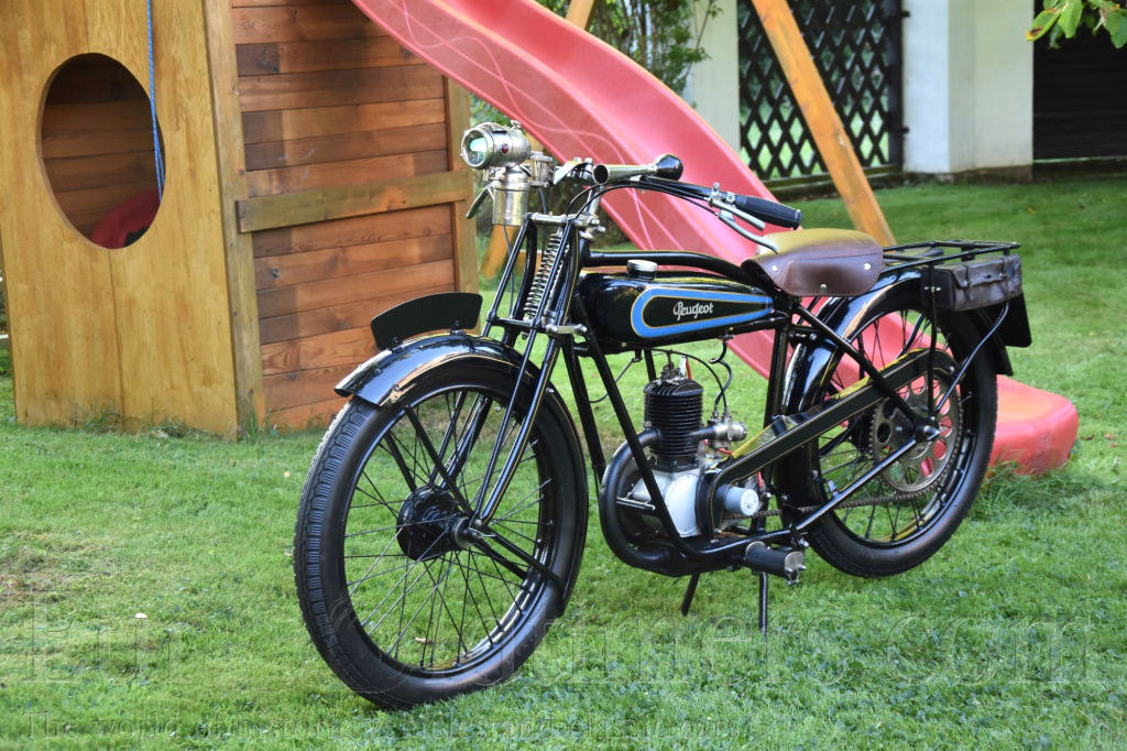 Podrámový Peugeot P103