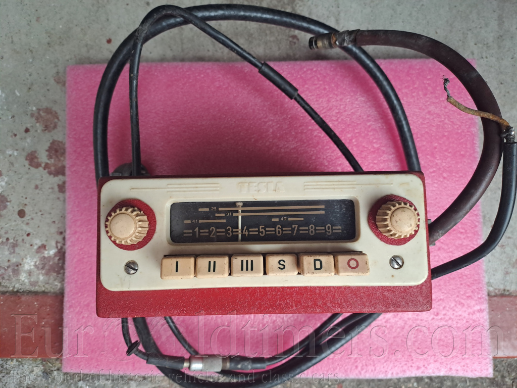 Autorádio Tesla Přelouč s měničem