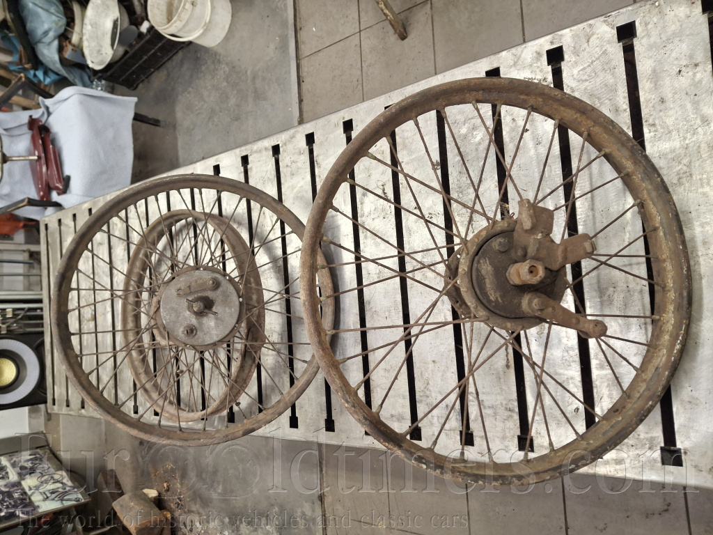 Díly na předválečné moto