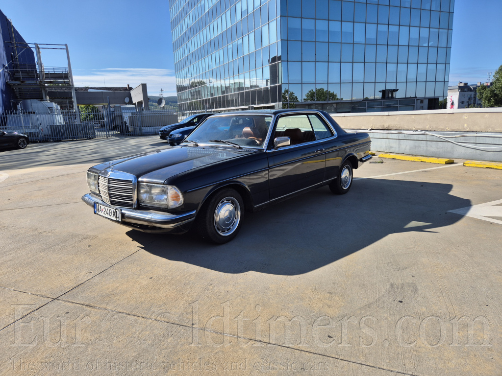 Mercedes 230C w123