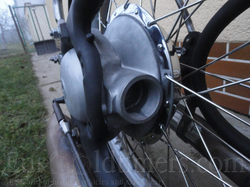 BMW R6, rok 1937, vyrobeno jen 1850kusů 