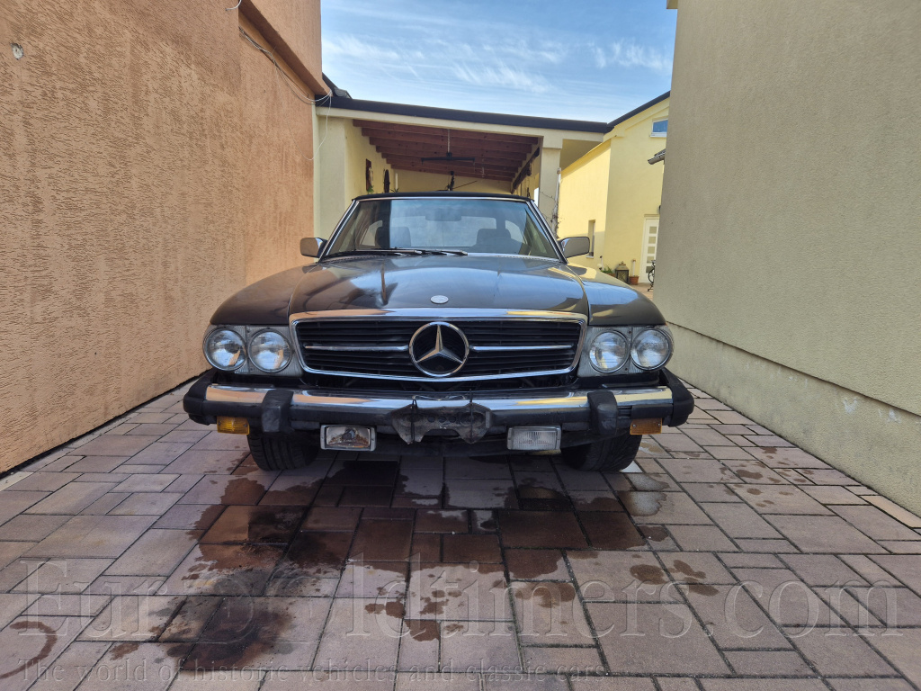 Mercedes Benz SL380 W107