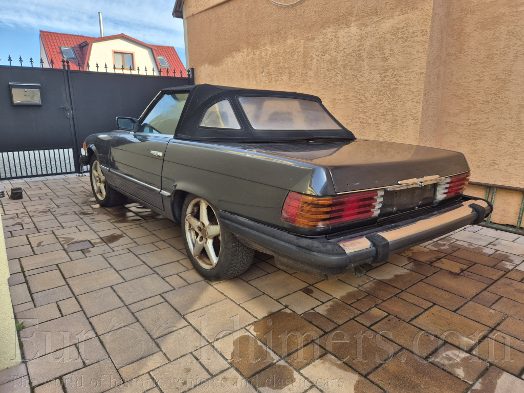Mercedes Benz SL380 W107