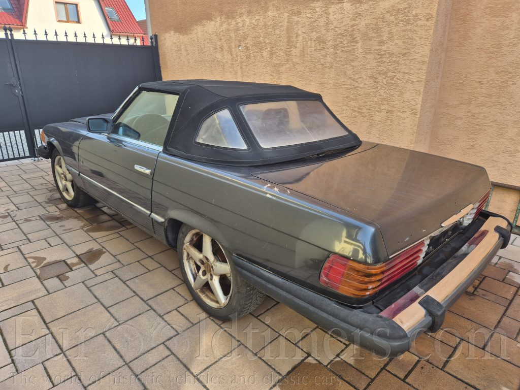 Mercedes Benz SL380 W107