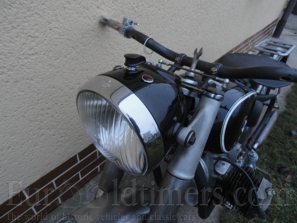 BMW R6, rok 1937, vyrobeno jen 1850kusů 