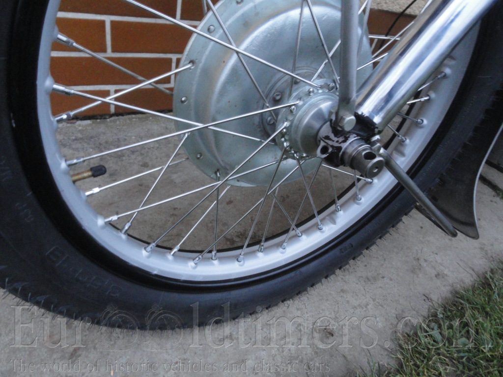 BMW R6, rok 1937, vyrobeno jen 1850kusů 