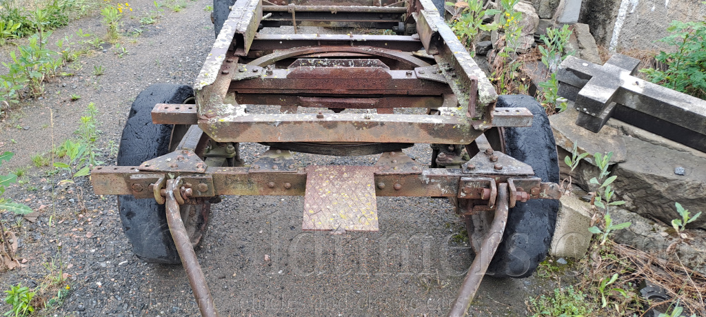 Podvozek na těžký dělový vlek