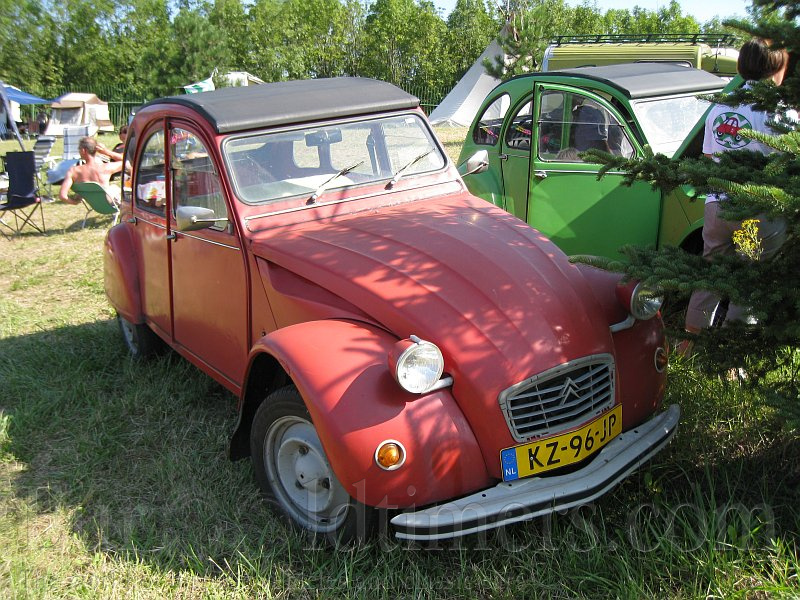 How to develop a curriculum vitae image